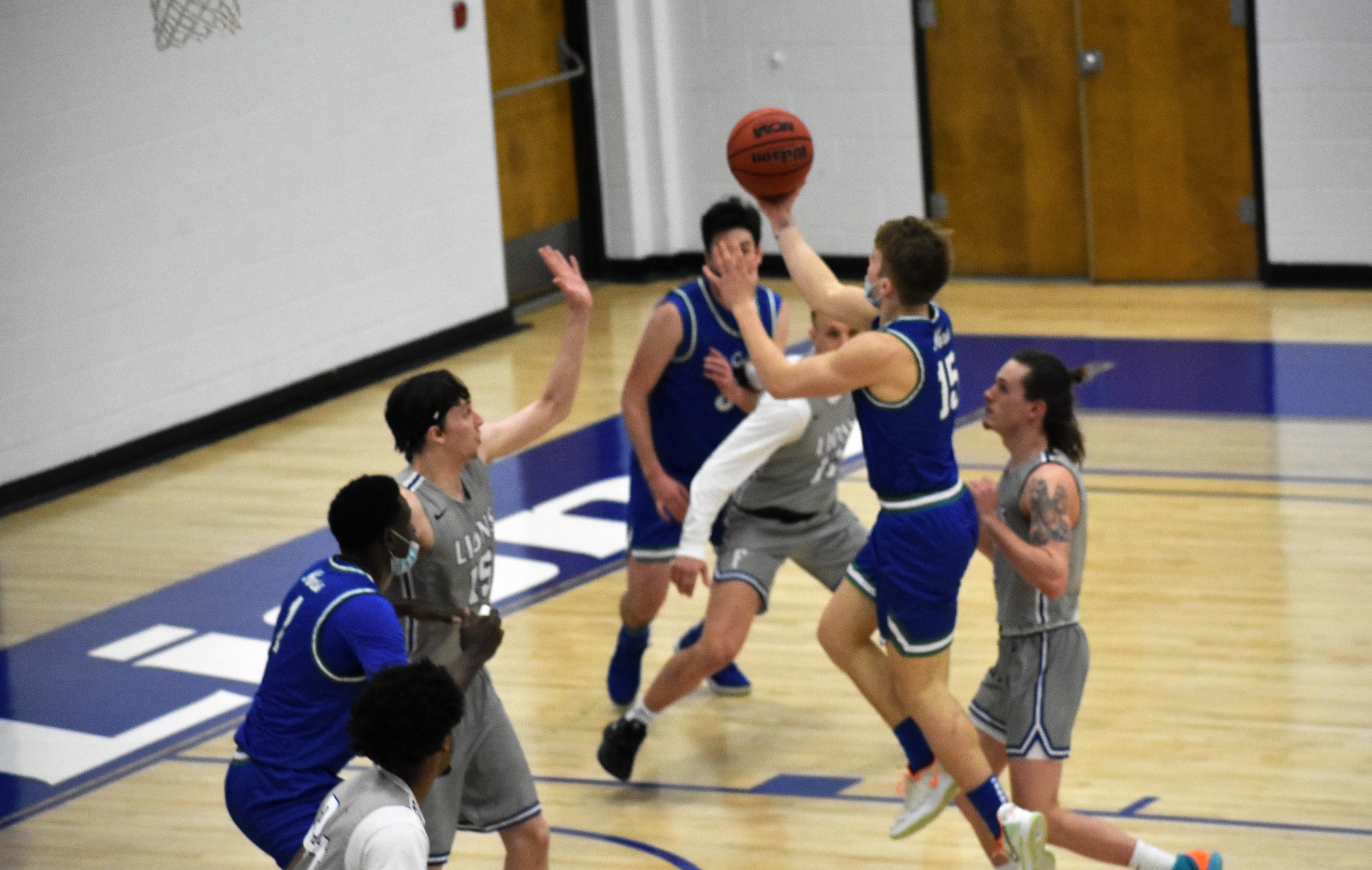 Tyler Sundling releasing a floater in the lane