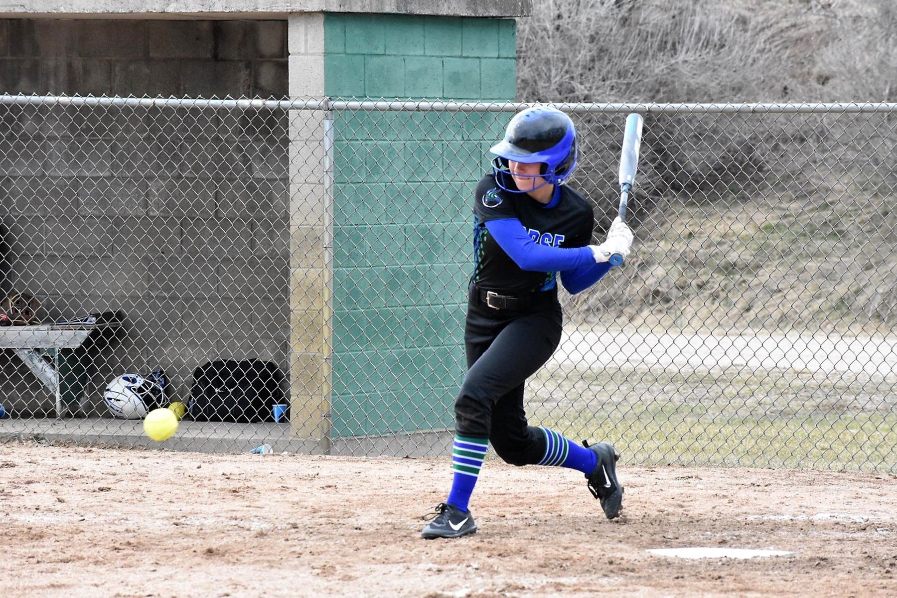 Emily Bruntjens about to execute a slap hit
